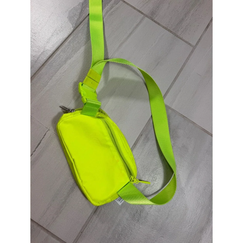 Lululemon Everywhere Belt Bag 1L Electric Lemon Neon Yellow LU9AX2S